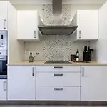 Close To Everything Bright Modern