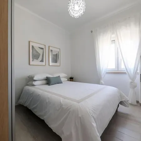 Close To Everything Bright Modern