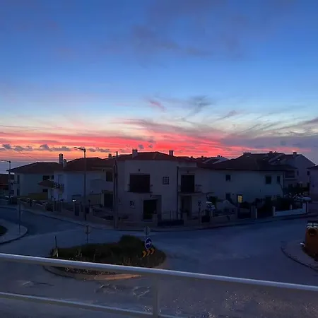 Апартаменты Close To Everything Bright Modern *